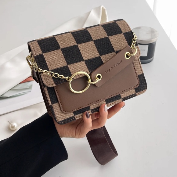 Ivy and Taylor crossbody bag in coffee - Picture 1 of 5